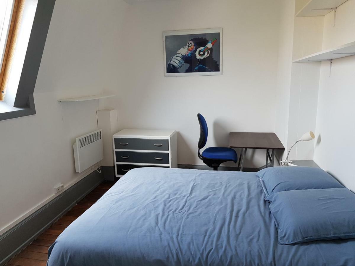 Appartement Atypique - 2 Chambres - Rue Calme Dans Centre Ville Седан Экстерьер фото